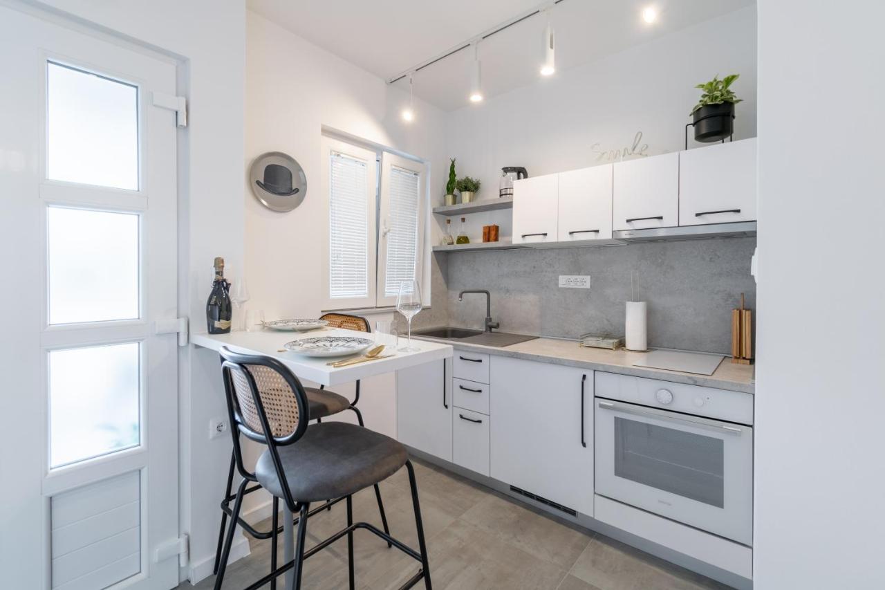 Studio Apartment Smile, Near Beach & Center, Free Parking, Balcony Makarska Exterior foto